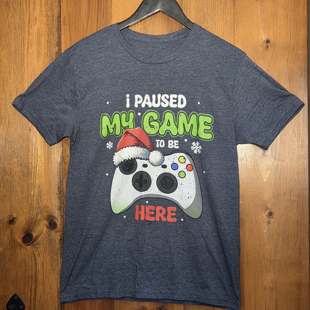 Gildan Men's Gray Short Sleeve Crew Neck Christmas Gaming Graphic Tee Size M